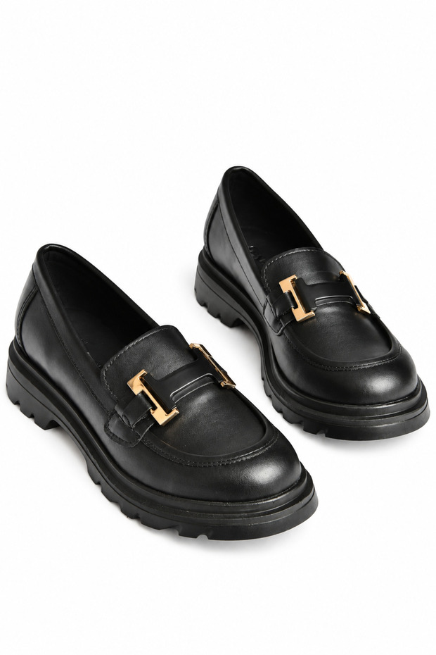 Z881862109 Black Thick-Soled Buckled Loafer