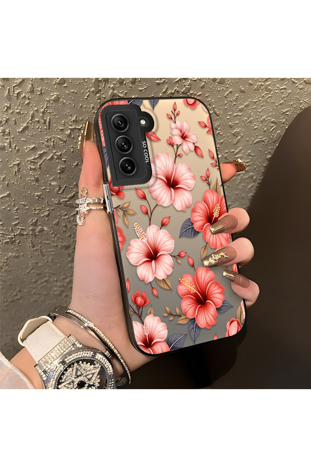 Samsung Galaxy S21 Fe Compatible Protective Case with a Large Floral Print, Offering Impact Protection.