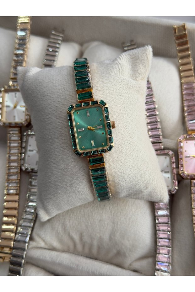 New Season Waterway Cut Stone Retro Design Women's Wristwatch