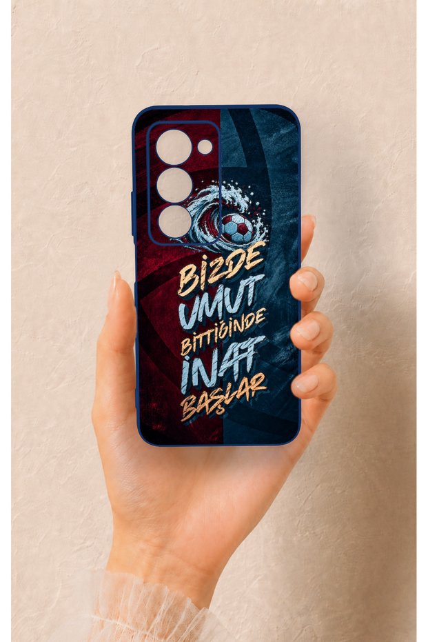 غطاء سيليكون بتصميم مموج باللونين الأحمر والأزرق، متوافق مع هاتف Redmi 15 5G.