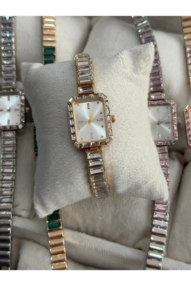 New Season Waterway Cut Stone Retro Design Women's Wristwatch