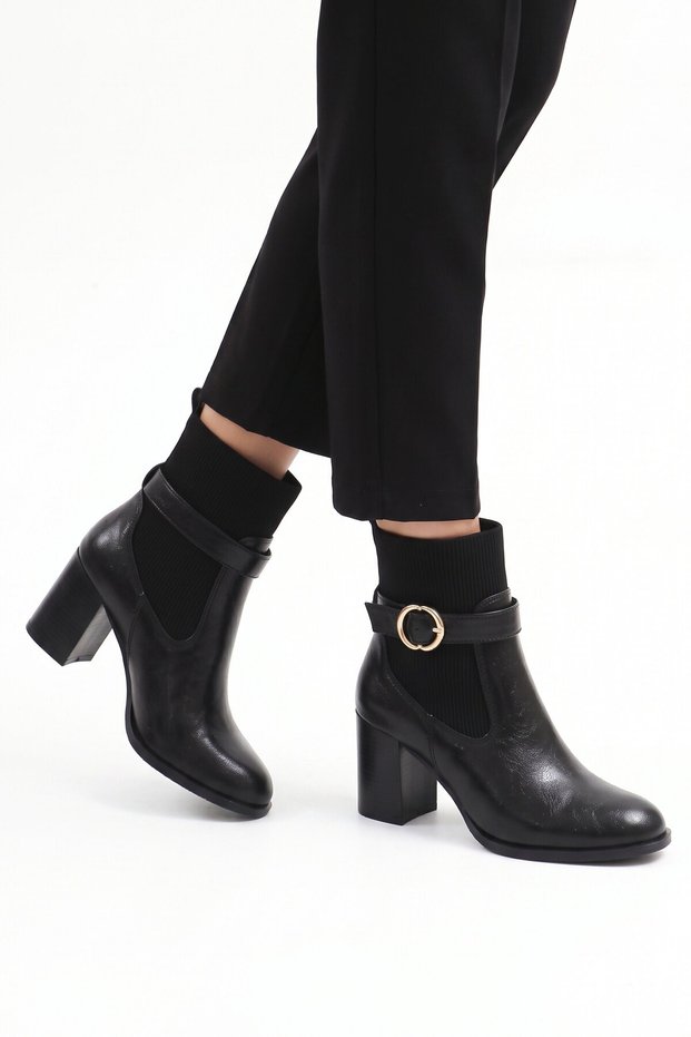 Women's Black Knit-Detailed Buckled Chunky Heel Boots