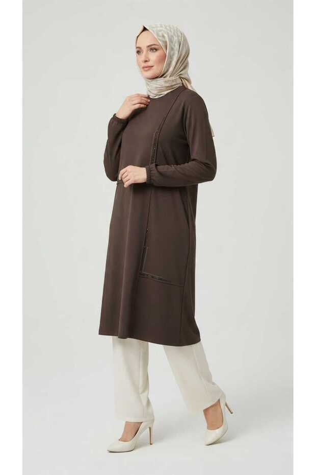 Women's Middle-Aged and Older Winter Tunic with a Cycling Collar, Stone-Embellished Front, and Elasticed Sleeves.