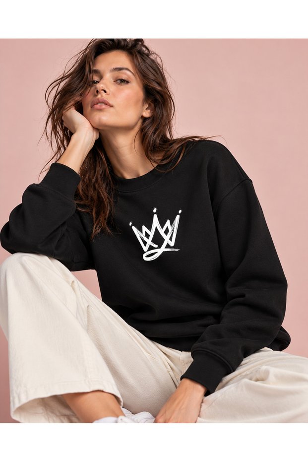 Graffiti Crown Logo Printed Crew Neck Sweatshirt