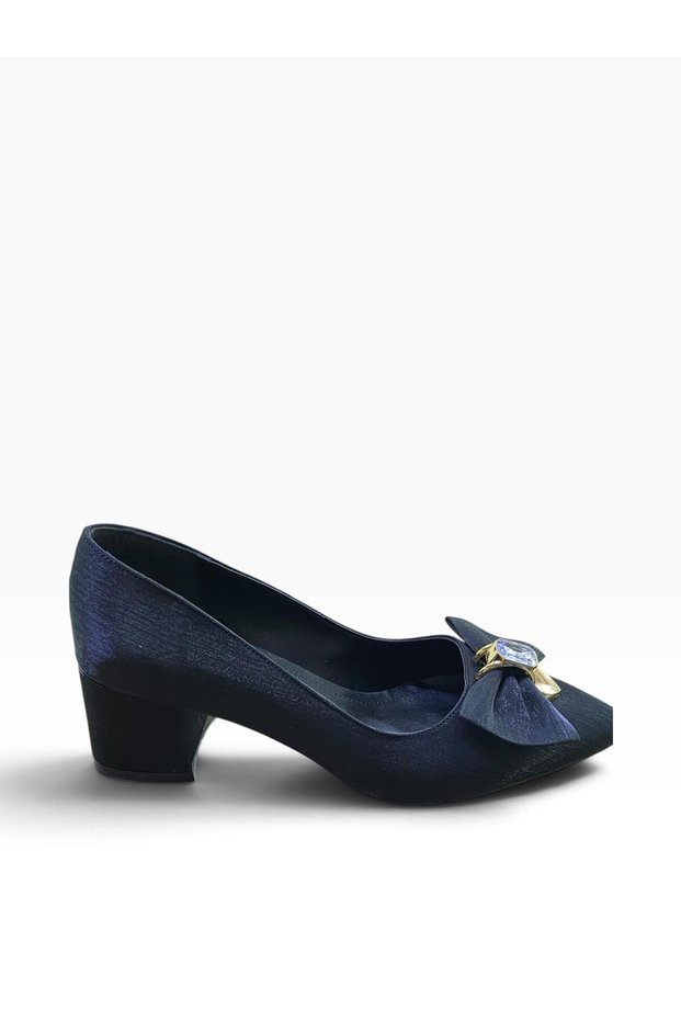 Women's Chunky Low-Heeled Shoes with Bow and Stone Details.