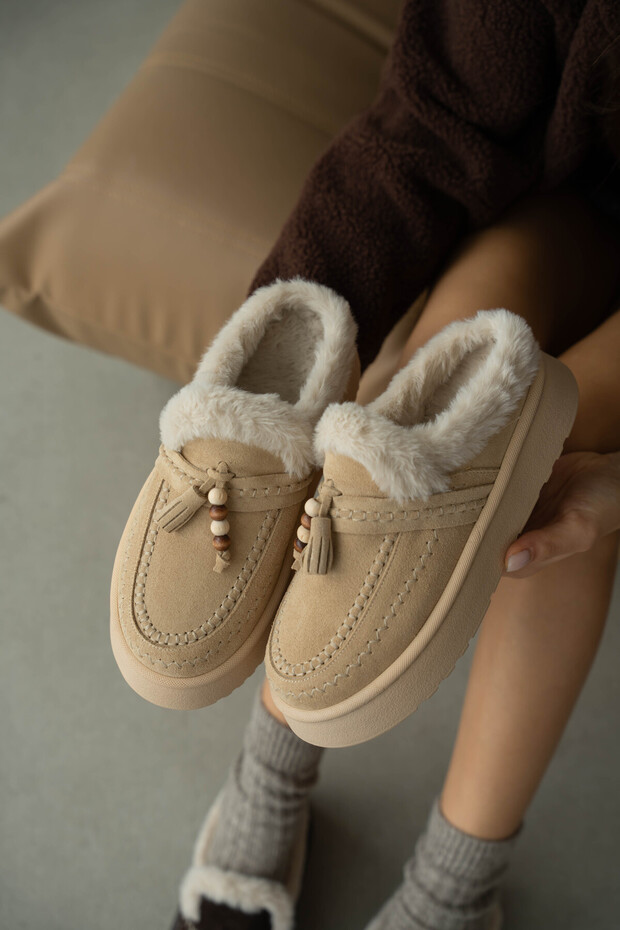 Aisla Genuine Leather Accessory-Detailed Plush-Lined Women's Slippers - Beige Suede