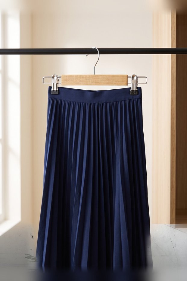 Skirt Hanger, Wooden-Clip Pant Hanger, Adjustable Metal-Clip Hook Dress Hanger, 1 Piece