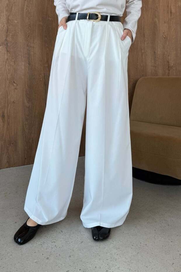 White Pleated Pants