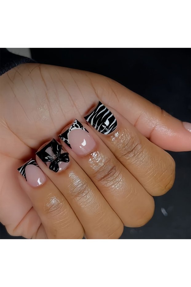 Style 2 24PCS Press On Nails Black White Dot Short Square False Nail Tips Artificial Wearable Full C