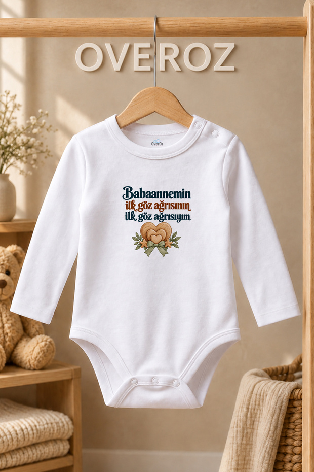 "Grandma" Printed Baby Bodysuit with Wooden Hearts, White Long-Sleeved Bodysuit 6133