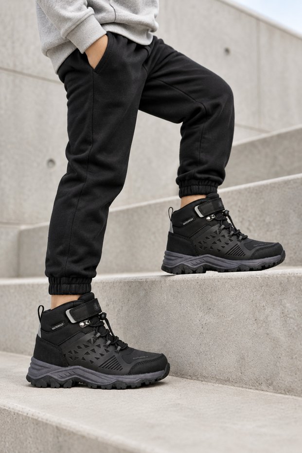 GT-2252 Anatomical Water-Resistant Black Mesh Boys' Outdoor Boots