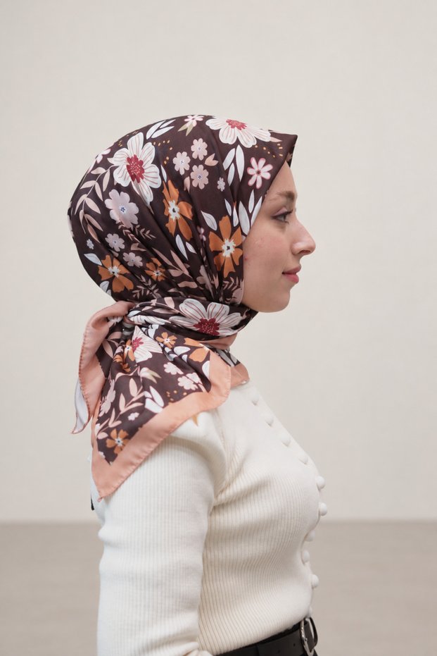 وشاح قطني ناعم بنقشة الربيع.