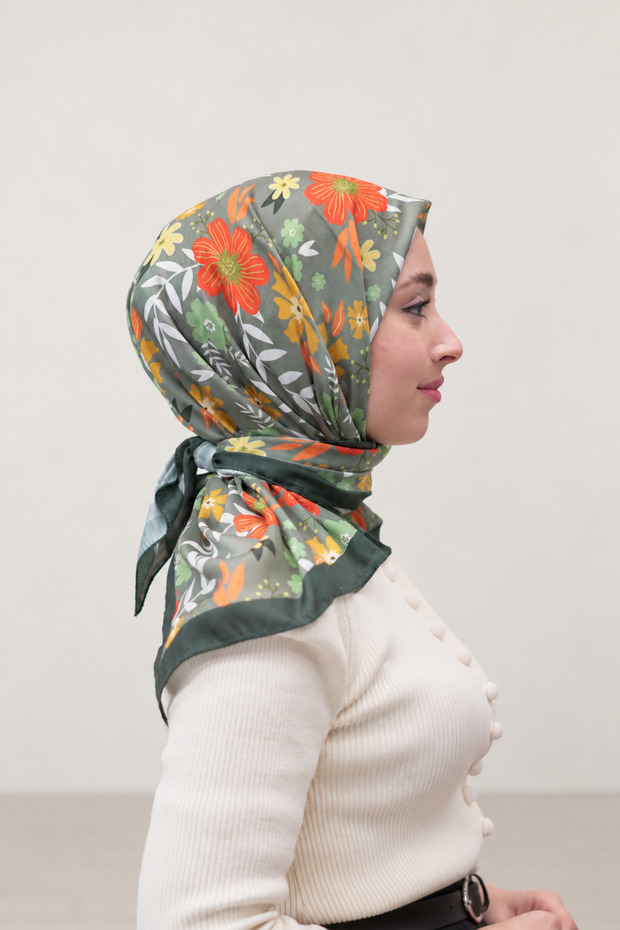وشاح قطني ناعم بنقشة الربيع.