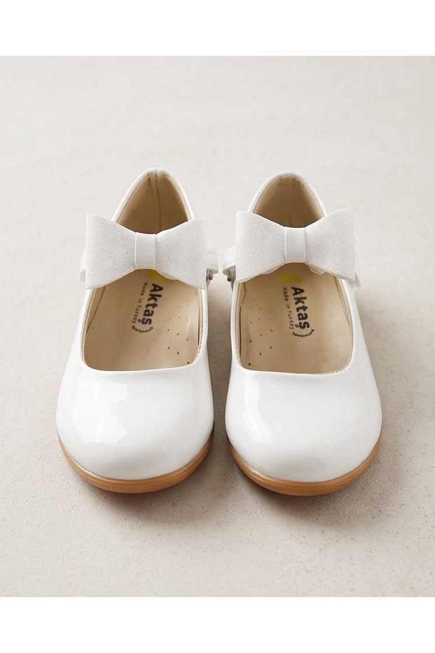 Girls' orthopedic ballet flats with a ribbon bow