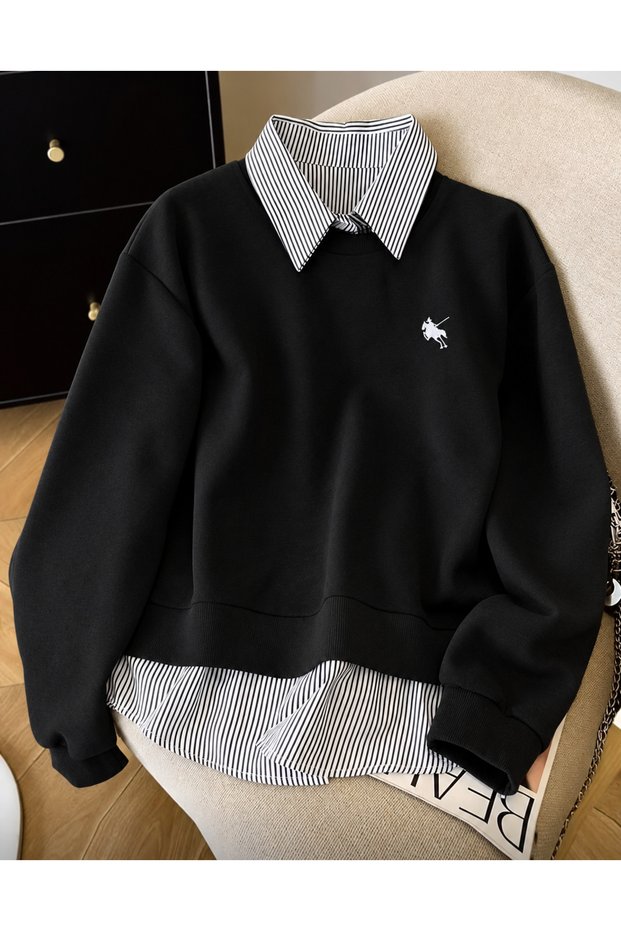 Black Oversized Sweatshirt with Horse Print and Crew Neck