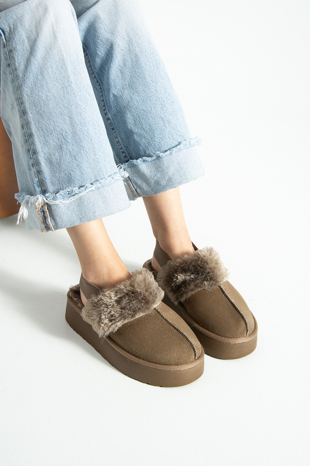 Women's Winter House Slippers with Elastic Back and Fur-Lined Design for Indoor and Outdoor Use - Taupe Color