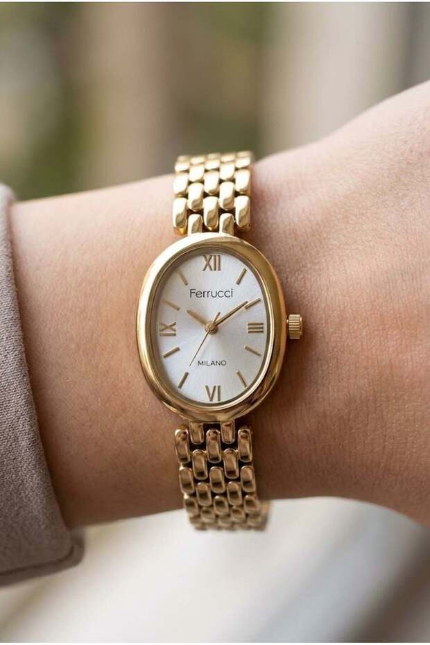 Vintage Elegant Women's Wristwatch | 21 mm Gold-Tone Steel Strap, Oval Design, Silver Dial