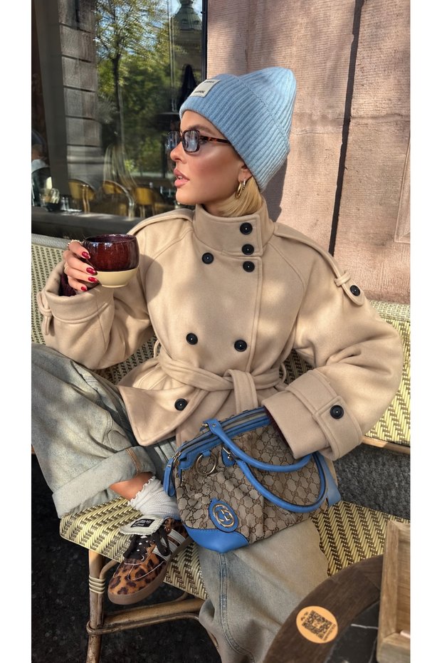 High Collar Buttoned Cashmere Jacket