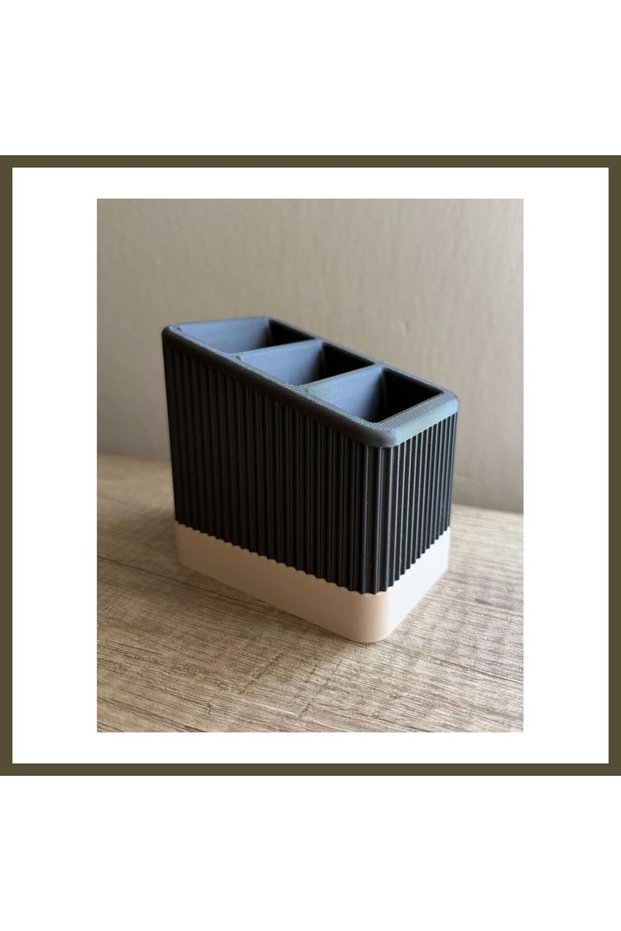 3D-Printed Japandi Striped Remote Control Stand, Three-Compartment Modern Remote Control Organizer, Black K BX