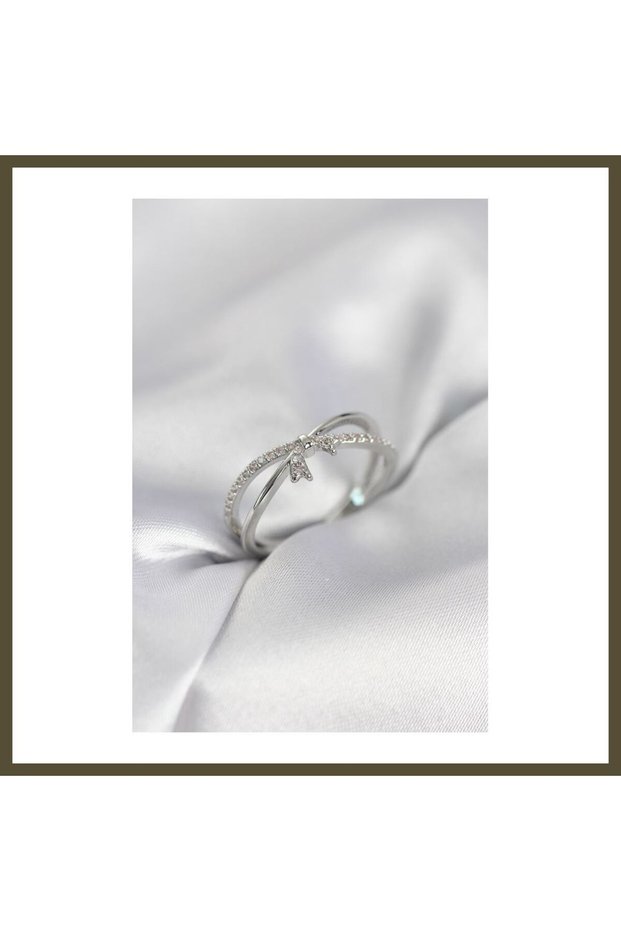 Silver-Colored Zircon-Set Bow Detail Women's Ring BX