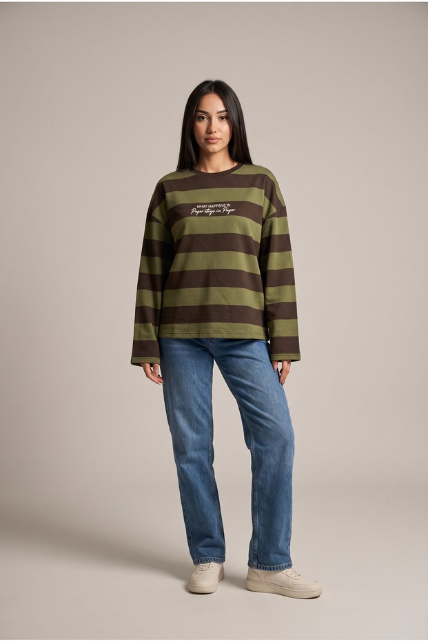 Women's Oversized Long-Sleeve Sweatshirt with a Crew Neck and Wide Stripes