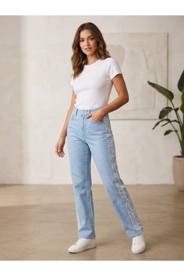Jean with Embroidery Detail on the Edges