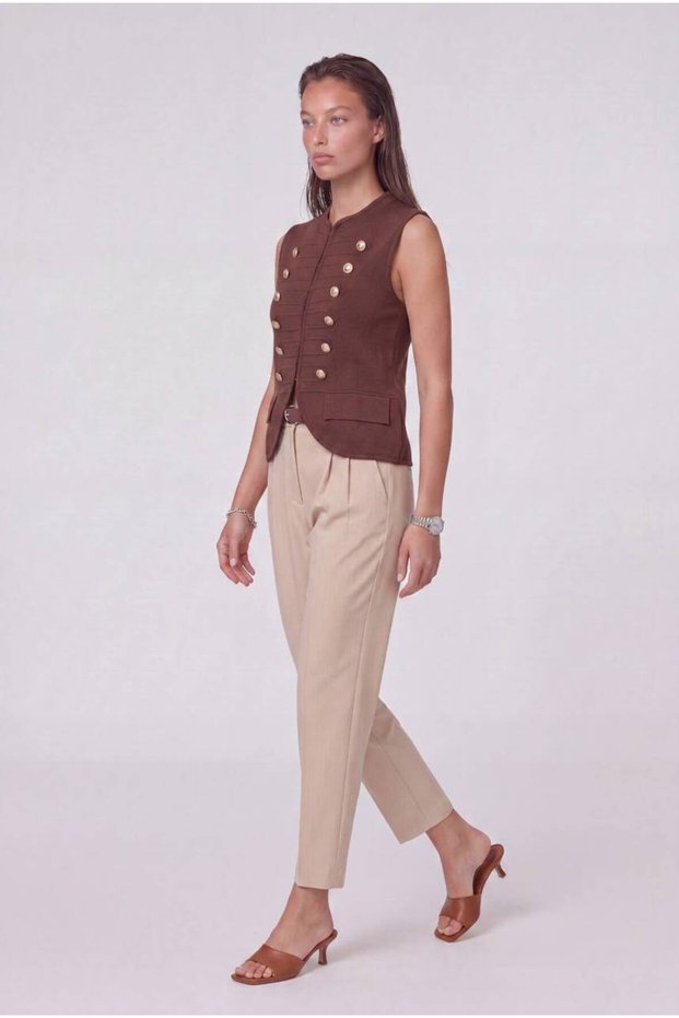 Buttoned vest