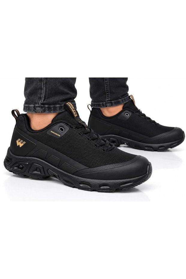 835 Lightweight, Anatomical, Comfortable Sneakers