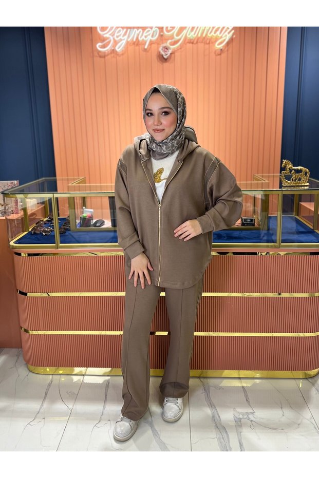 Bym Model Set Taupe Color