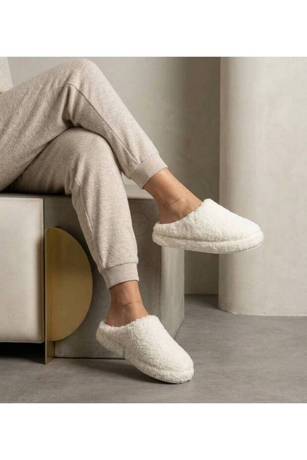 Snowy Soft Wool Unisex House Slippers