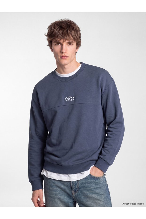 A Brand-New NYC-Printed Men's Sweatshirt from UZG STORE for Style-Conscious Men