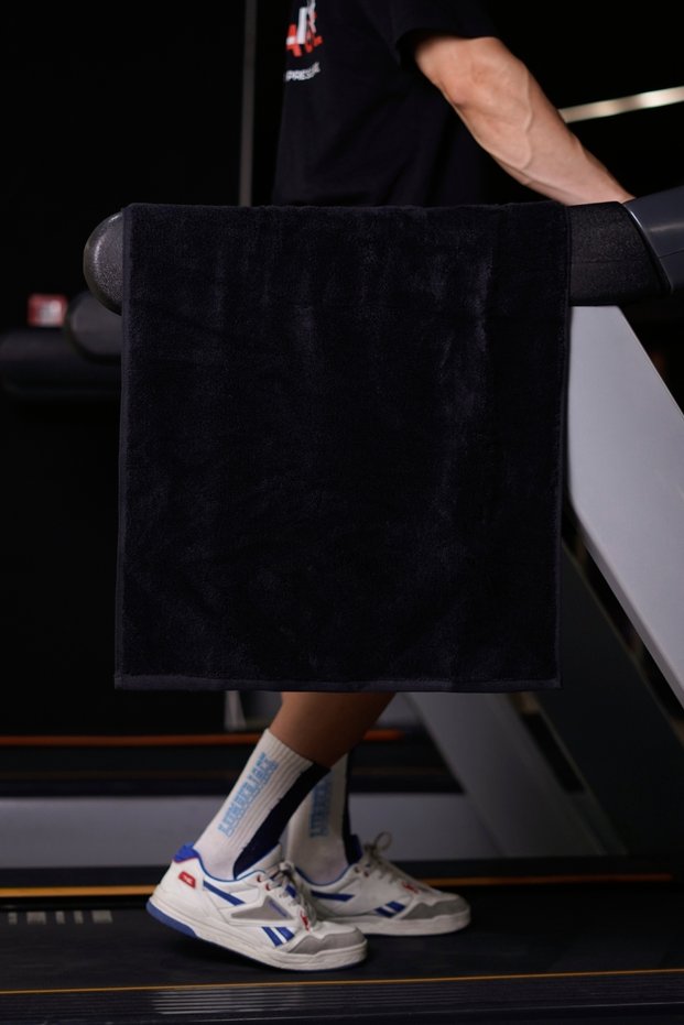 Plain Sports Towel 50x100 cm - 100% Cotton Workout Towel - Everyday Gym Towel - Ultra-Absorbent Soft Gym Towel - Black Sports Towel