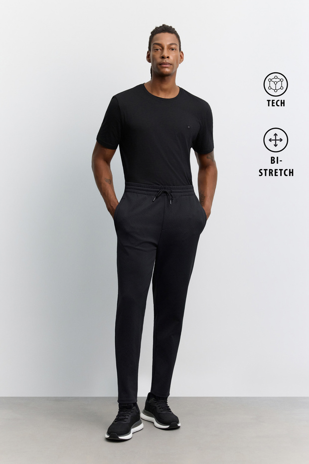 Men's Black Elastic Waistband, Side Pockets, Mesh Detail Technical Jogger A62Y3417