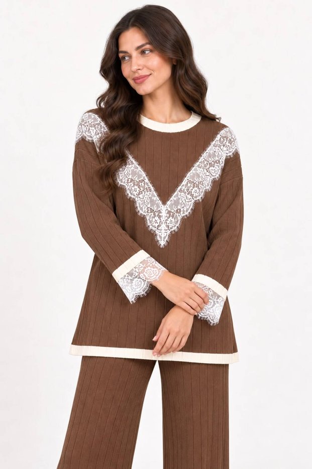 Women's Two-Piece Set with a Crew Neck Featuring Lace Details on the Front and Sleeve Ends, Paired with Corded Fabric Knit Pants