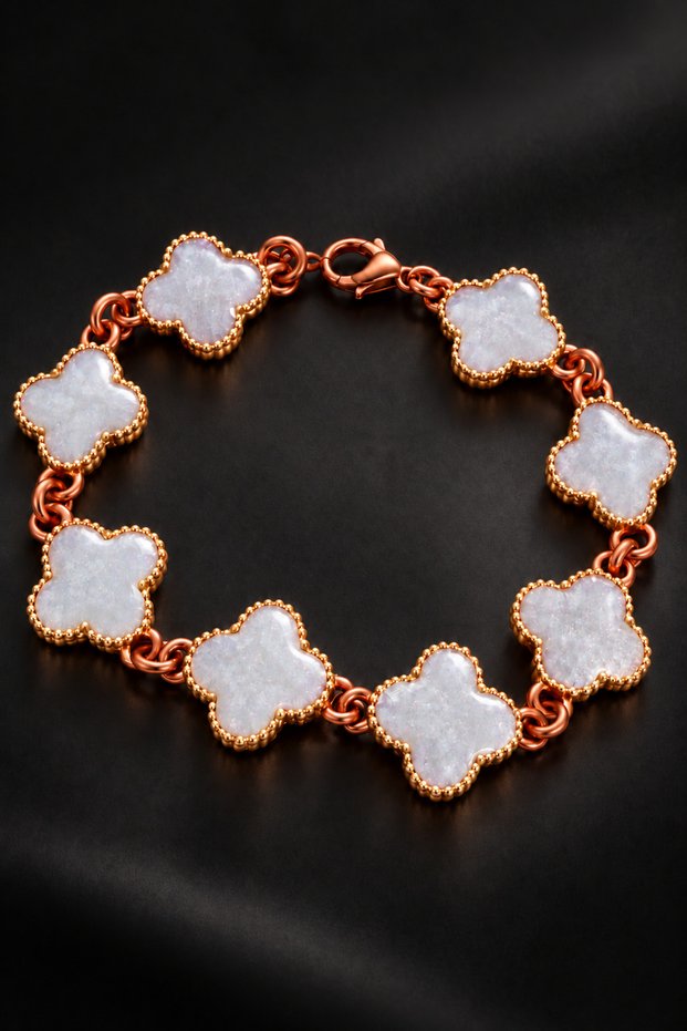 Apple Green Copper-Plated Women's Chain Bracelet with Clover Motif and Stones