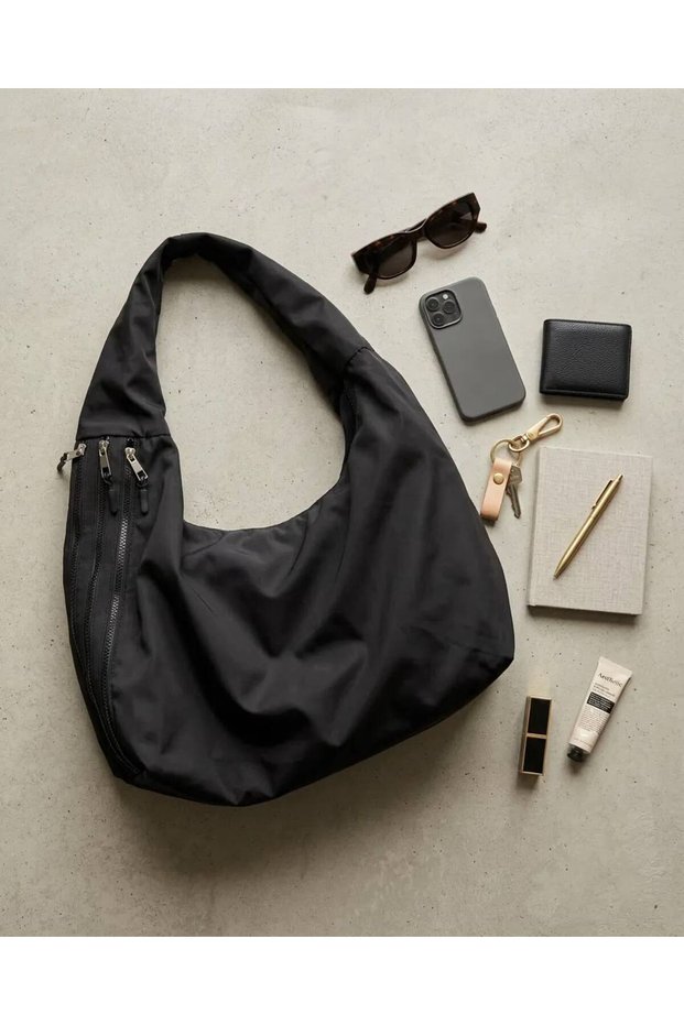 Women's Black Sports and Travel Bag—Waterproof, Large-Capacity Shoulder Bag