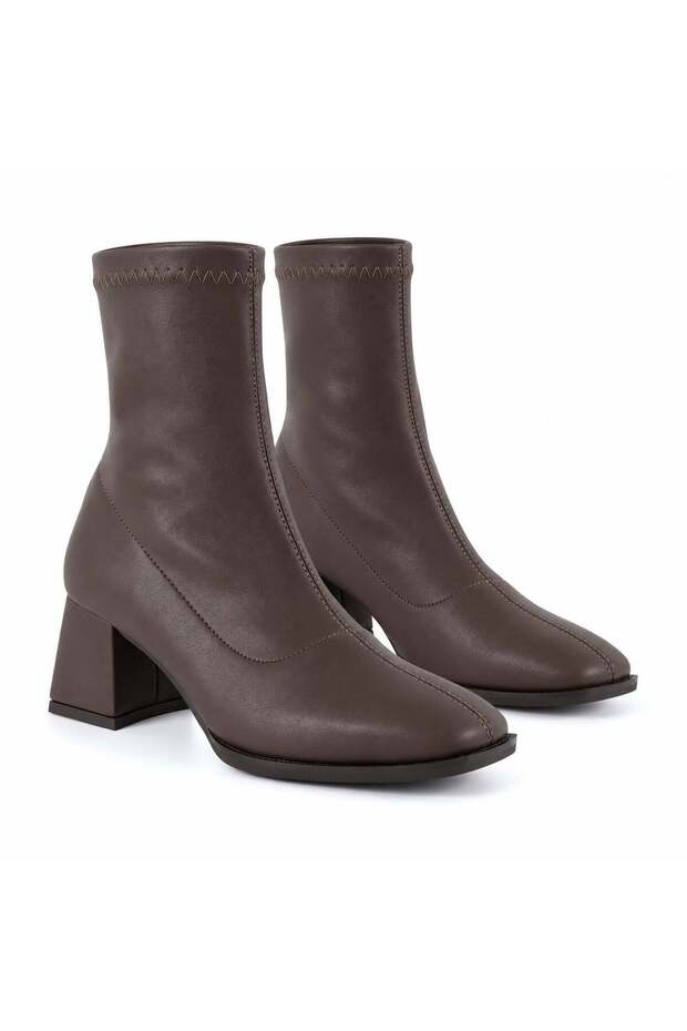119-101 Women's Daily Heeled Boots—Brown
