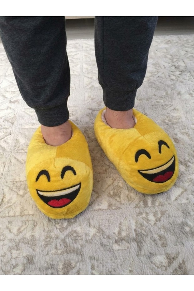 SMILING EMOJI DESIGN SOFT PLUSH HOUSE SLIPPERS WITH NON-SLIP SOLES—COMFORTABLE HOUSE SLIPPERS