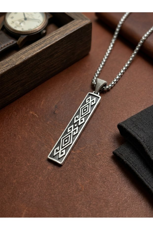 Steel Chain Men's Necklace with Rectangular Bar and Geometric Baklava-Style Engraving