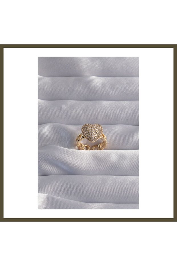 Gold-Tone Curved Ring with Zircon Stones and Rice-Pattern Setting BX