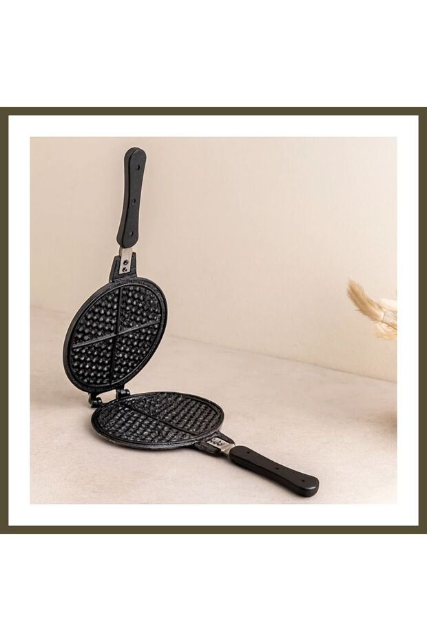 20 cm Cast Granite Waffle Pan - With Bakelite Strappy Handle BX