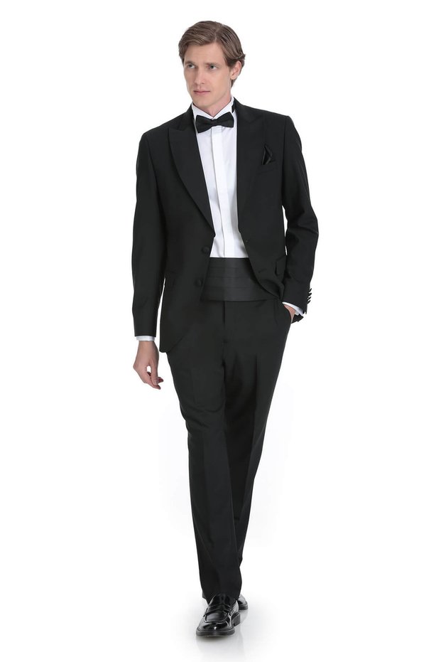 Black Slim Fit Wool Tuxedo with a Pointed Collar