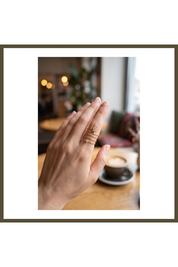 Gold-Toned Spiral Star-Shaped Modal Women's Ring with Zircon Stones BX