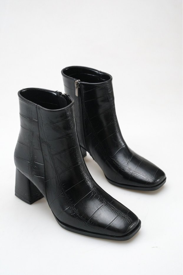 Women's Black Square-Toe Crocodile-Print Zip-Up Boots