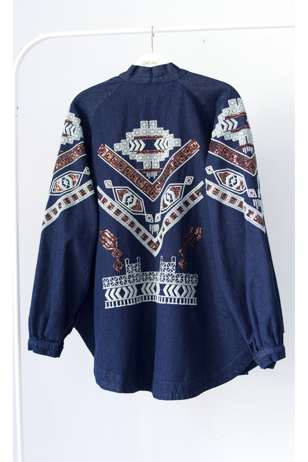 kimono with ethnic patterned embroidery