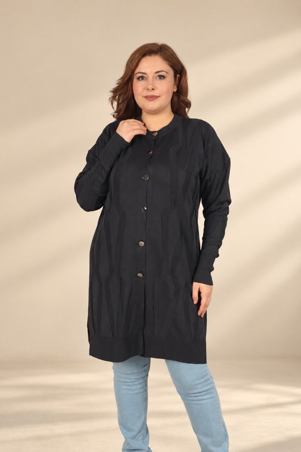 Women's Self-Patterned Diamond Patterned Geometric Patterned Button-Front Plus-Size Tunic Cardigan