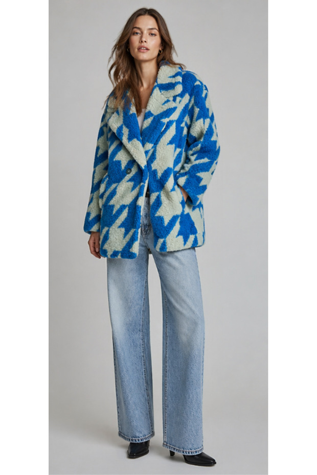 Women's Blue/Ecru Geometric Pattern Plush/Teddy Coat/Oversized Fur Jacket.