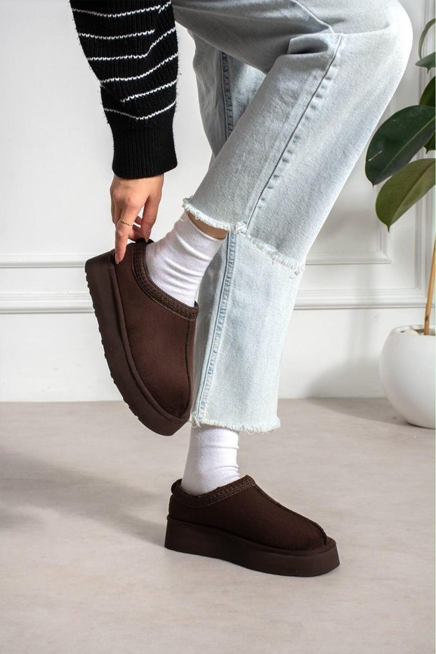 Coffee Suede Women's Boots with Fur Lining and Embroidered Thick Sole