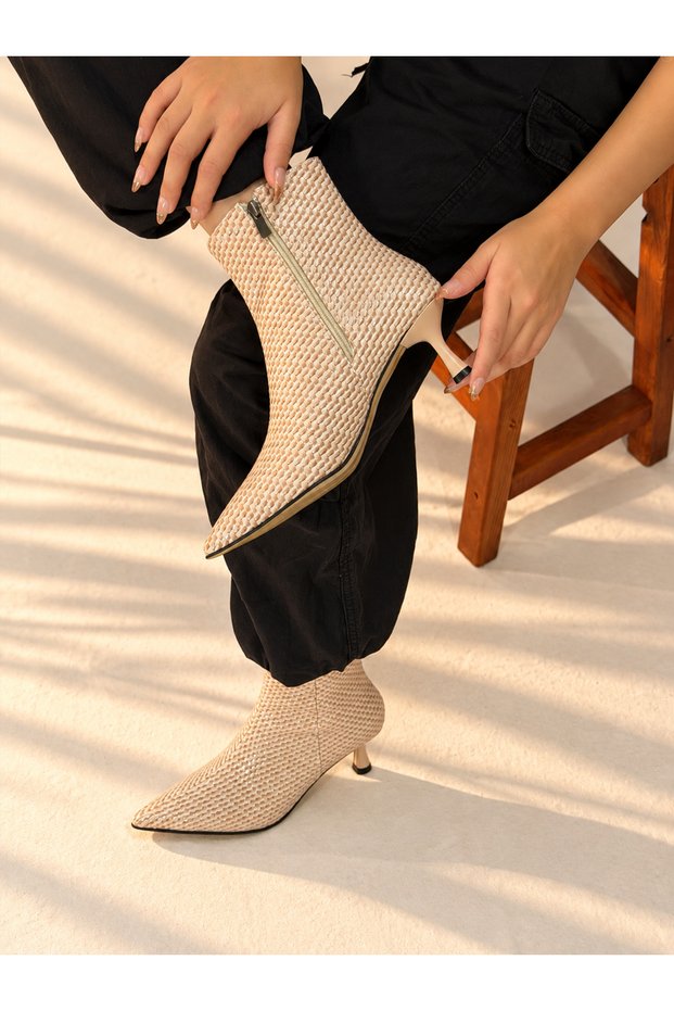 Vienna Wicker Patterned Beige Patent Leather 5 cm Thin Heel Women's Boots Botti̇e