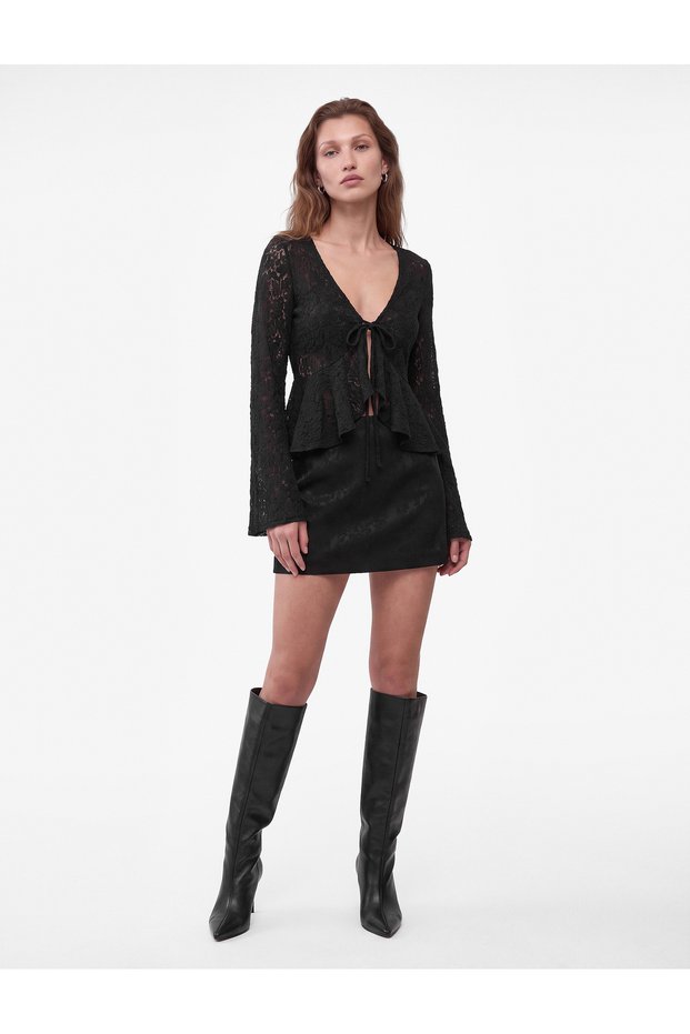 Slim Fit Lace-Up V-Neck Long Sleeve Ruffle Lace Blouse